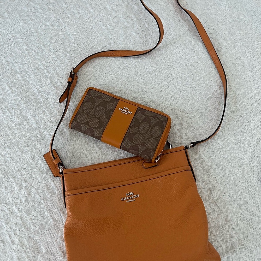 Coach purse and wallet set